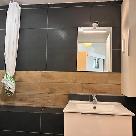 Le Clemenceau - Marina View Apartment